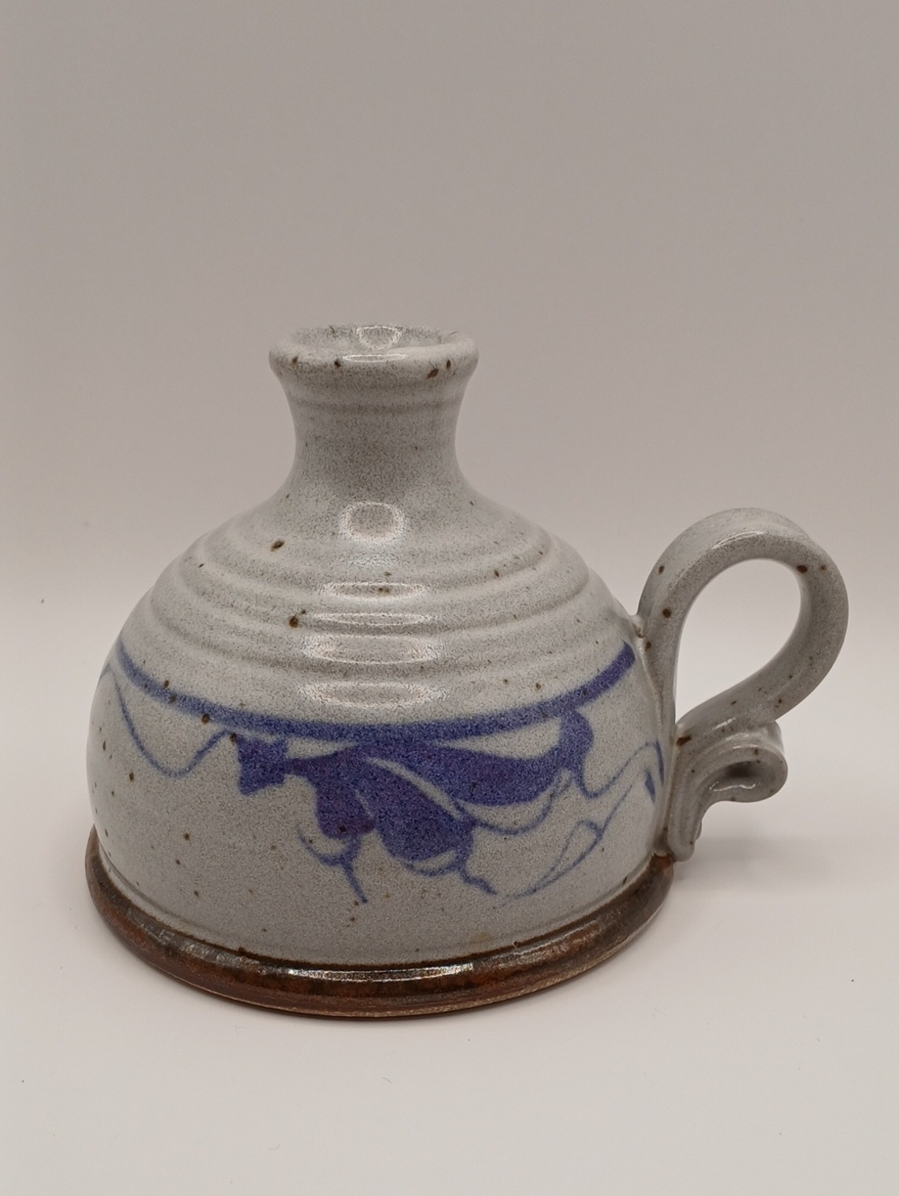 READ Art Pottery Oil Lamp w/ Handle Signed by Lynn Lais